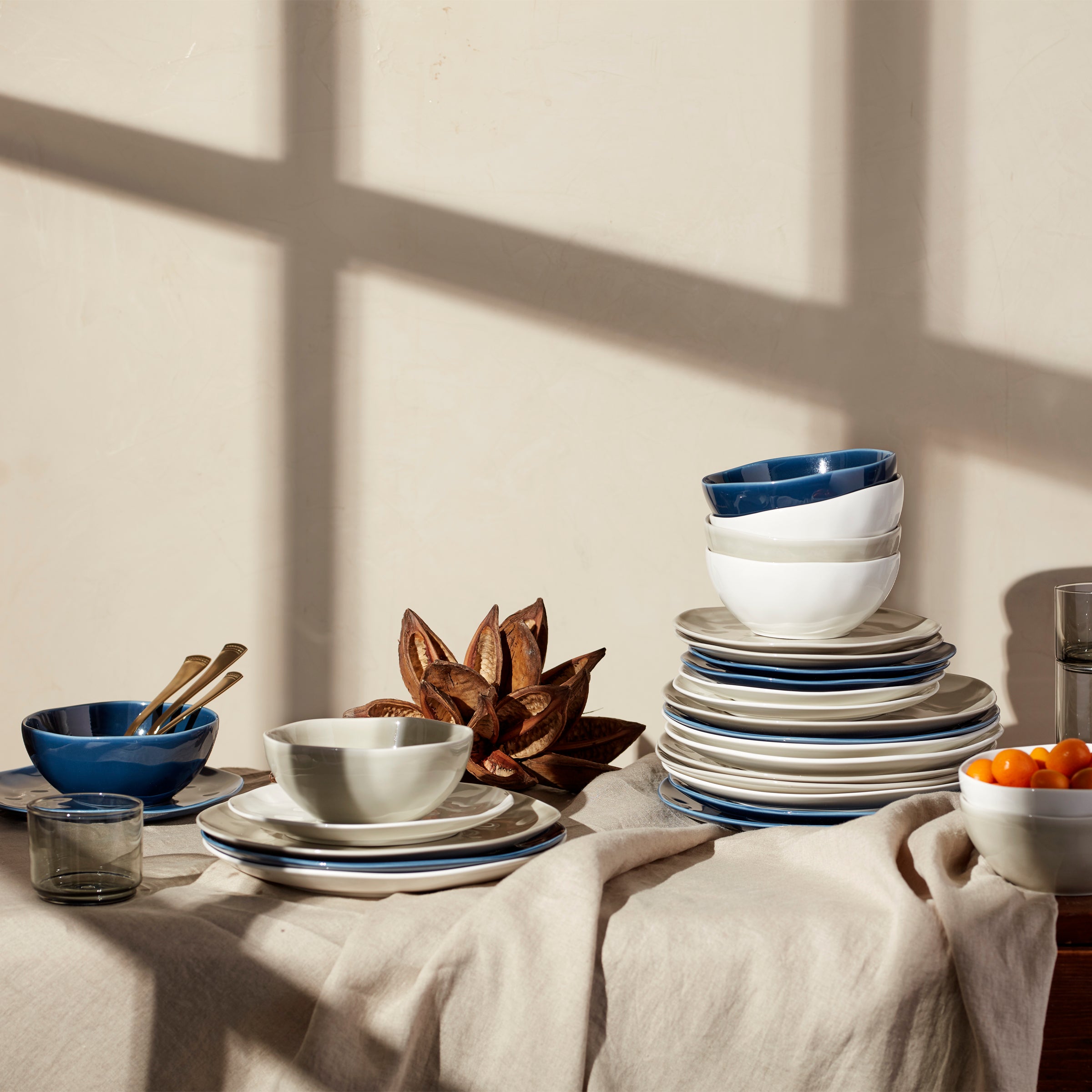 Bay Colors White 12-Piece Dinnerware Set