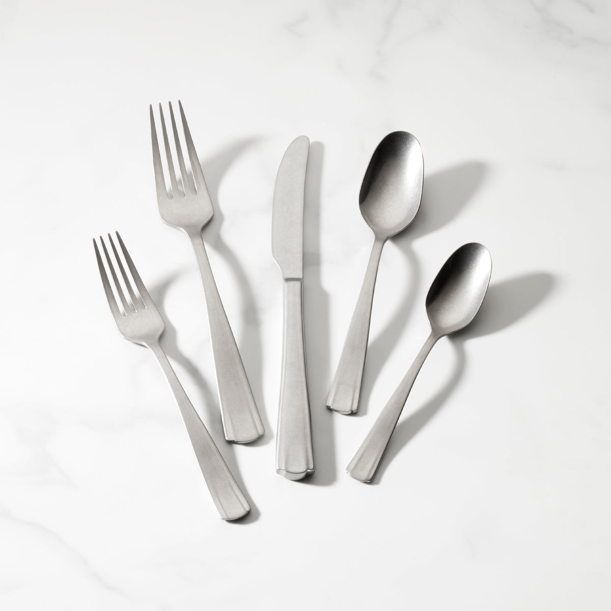 French Perle Scallop Vintage 65-Piece Flatware Set